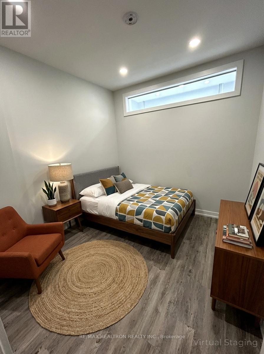 702 - 15 Walmer Road, Toronto, Ontario  M5R 2X1 - Photo 5 - C12680404