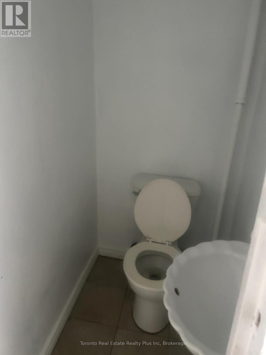 Front - 1293 Gerrard Street E, Toronto, Ontario  M4L 1Y8 - Photo 10 - E12386369