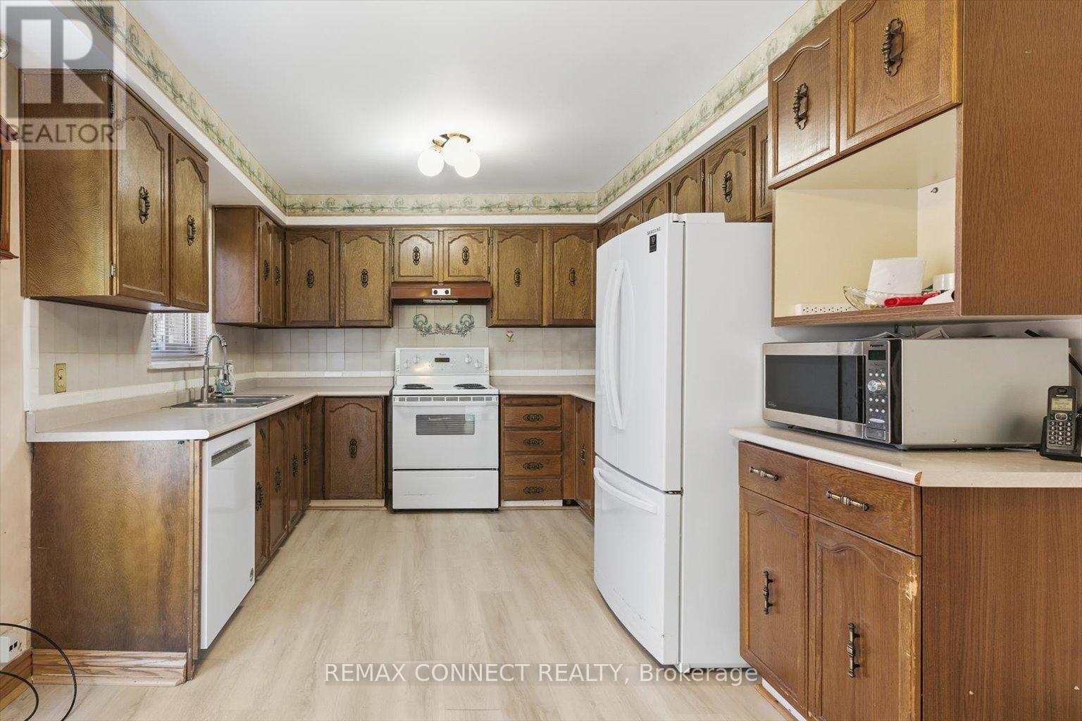 4307 Garnetwood Chase, Mississauga, Ontario  L4W 2H1 - Photo 13 - W12626926