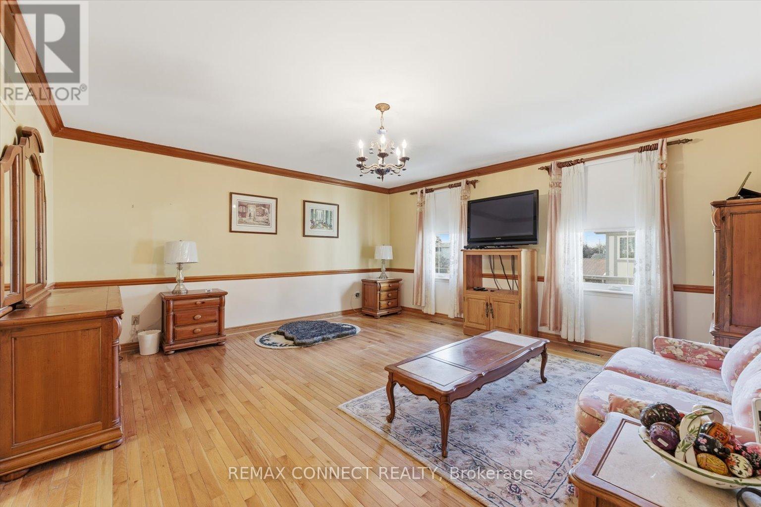 4307 Garnetwood Chase, Mississauga, Ontario  L4W 2H1 - Photo 21 - W12626926