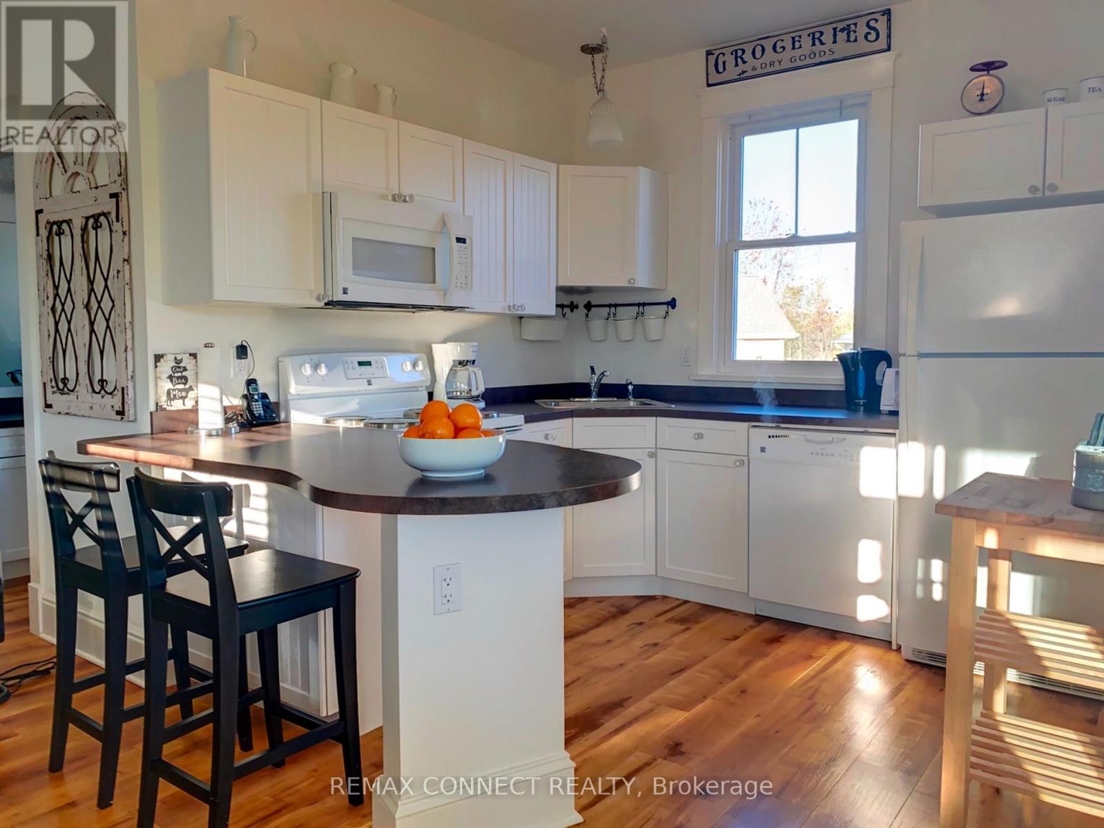 98 - 20 Butternut Lane, Prince Edward County, Ontario  K0K 1P0 - Photo 3 - X12590802