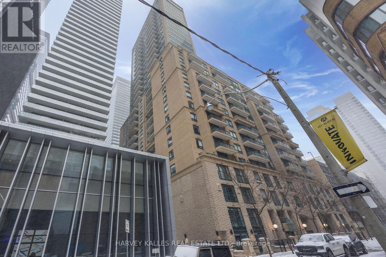 1111 - 35 HAYDEN STREET, Toronto, Ontario