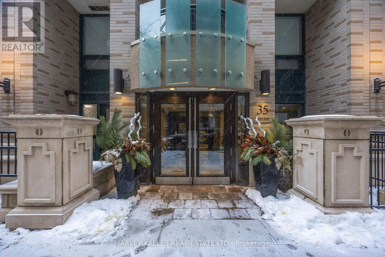 1111 - 35 Hayden Street, Toronto, Ontario  M4Y 3C3 - Photo 4 - C12728824