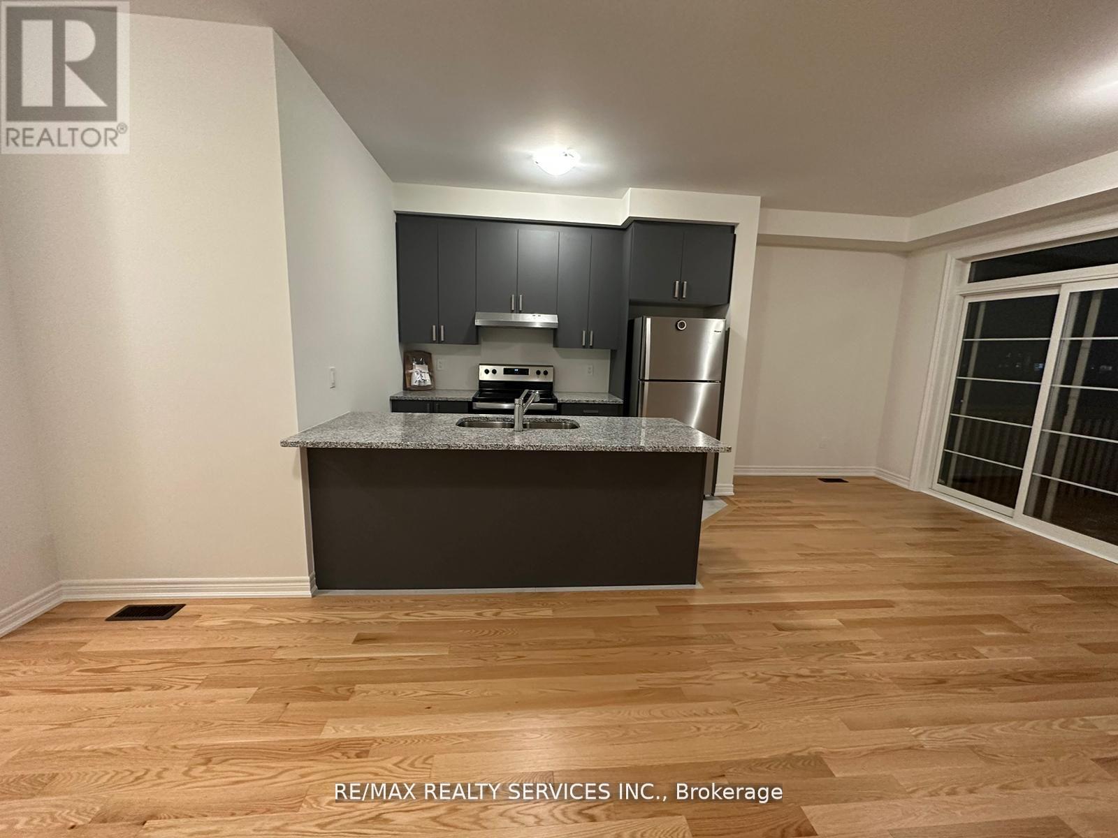 93 Air Dancer Crescent, Oshawa, Ontario  L1L 0V3 - Photo 5 - E12728814