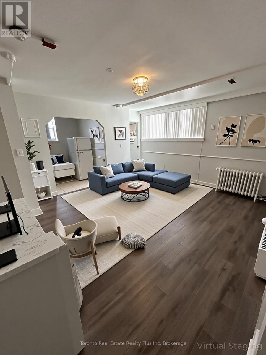 104 - 312 DOUGLAS AVENUE, Toronto, Ontario