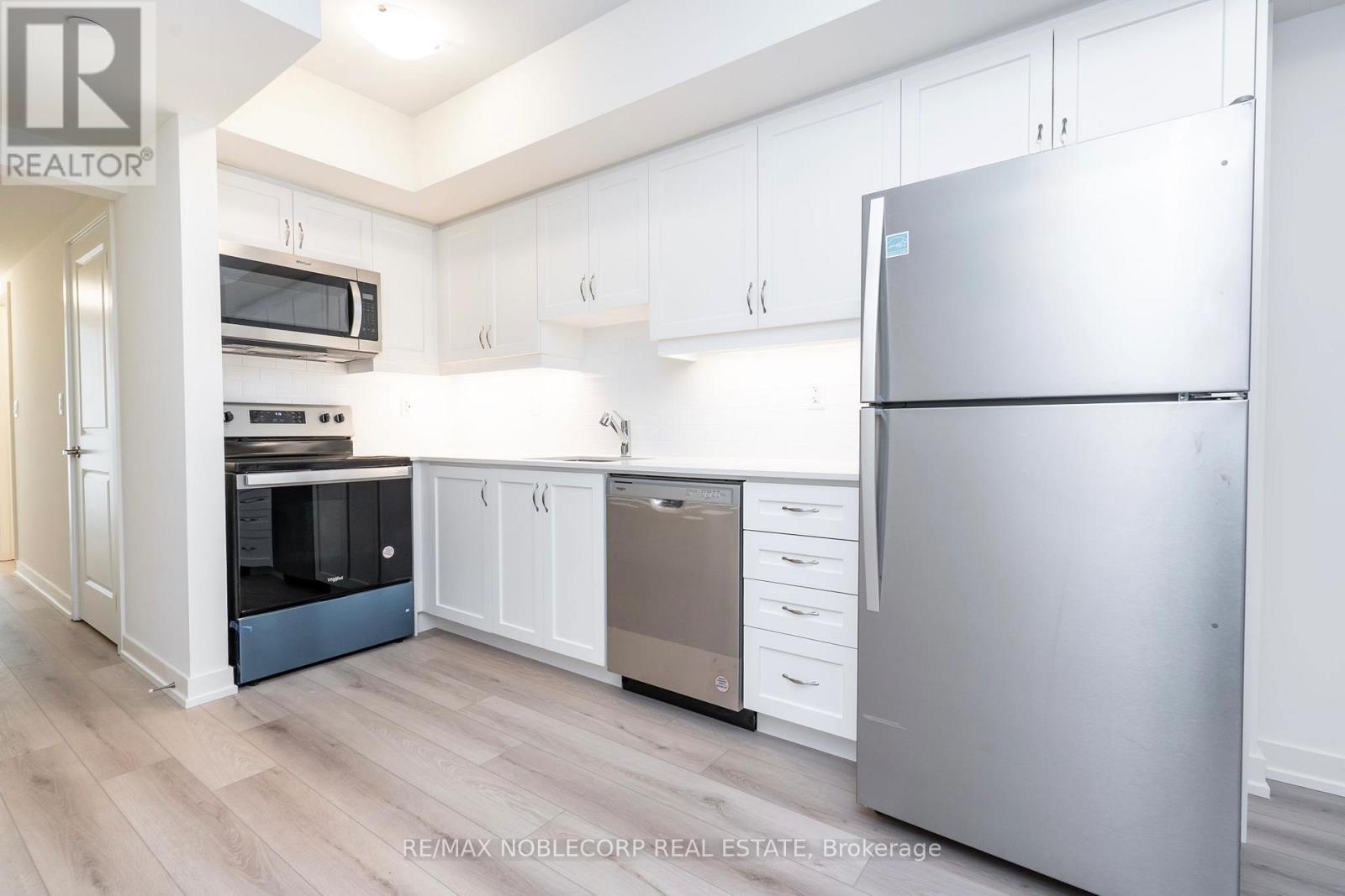 2205 - 58 Elizabeth Street S, Richmond Hill, Ontario  L4C 5W2 - Photo 3 - N12493970