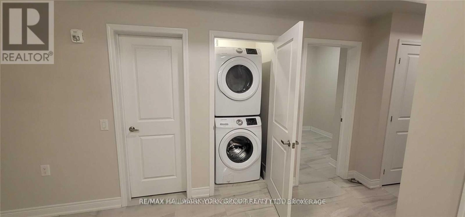 102 - 32 Wellington Street E, Aurora, Ontario  L4G 1H5 - Photo 2 - N12728850