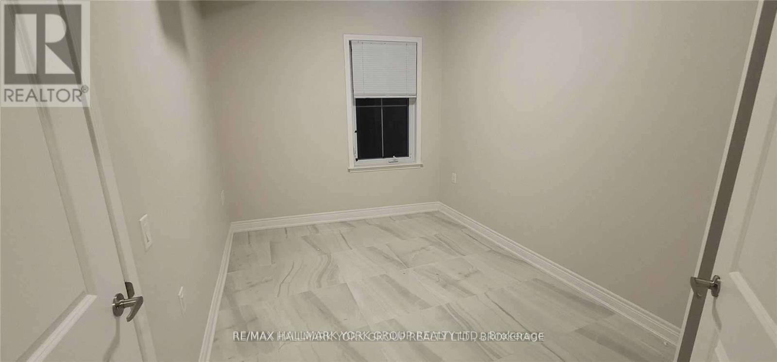 102 - 32 Wellington Street E, Aurora, Ontario  L4G 1H5 - Photo 5 - N12728850