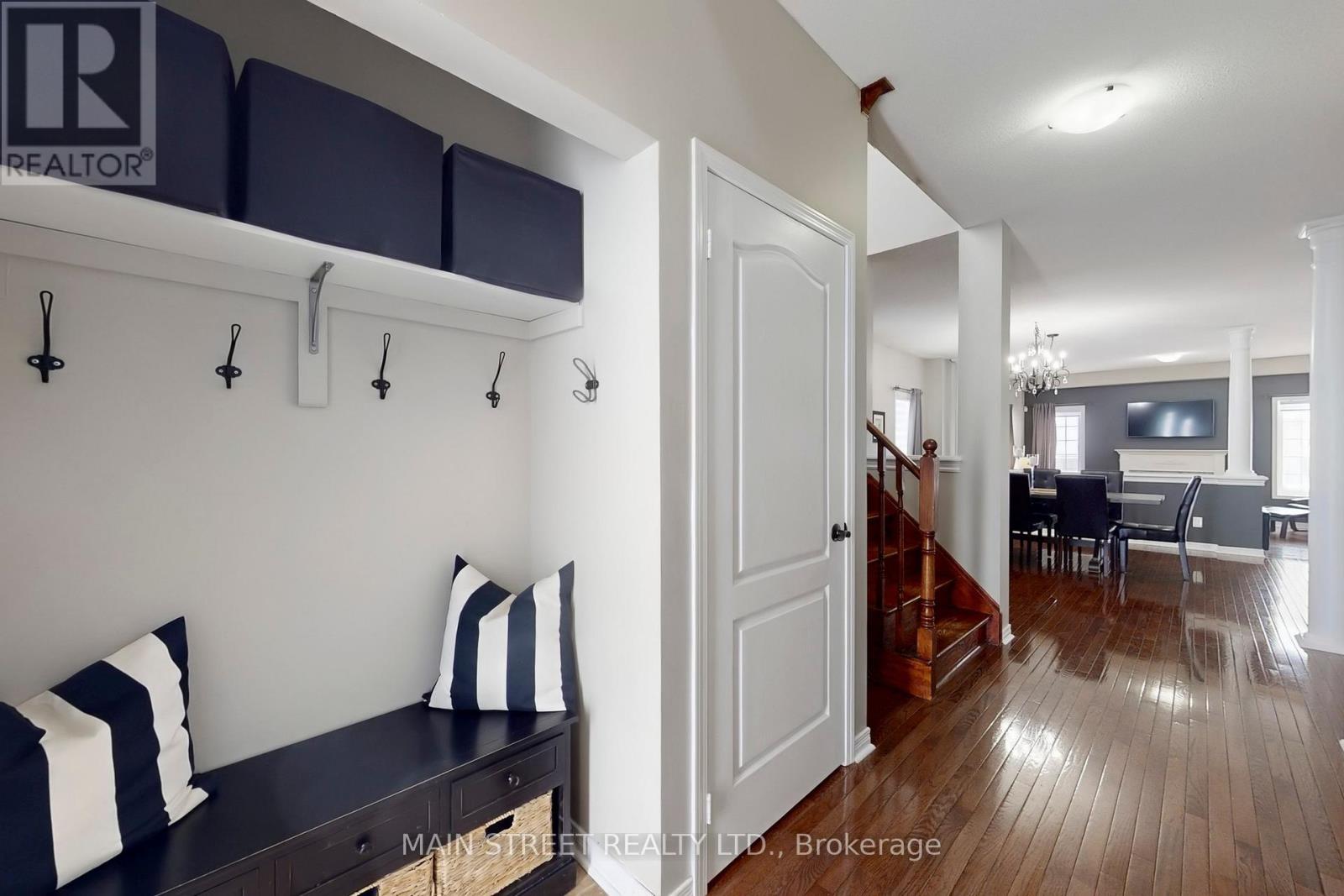 58 Tudor Crescent, Barrie (Innis-Shore), Ontario  L4M 0A7 - Photo 4 - S12728782