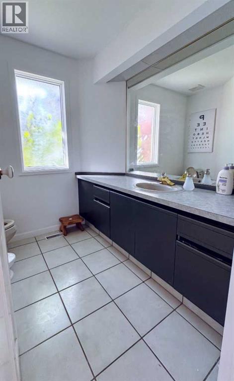 10010 89 Street Nw, Peace River, Alberta  T8S 1N8 - Photo 15 - A2260998