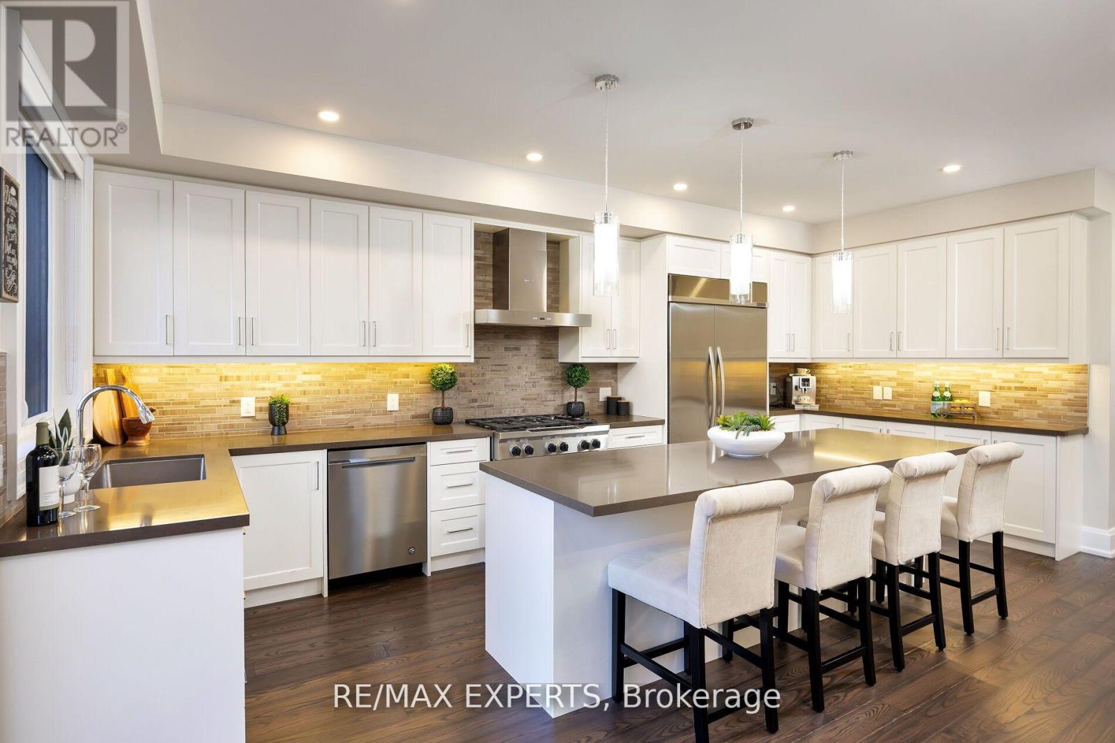 5 Dartmouth Crescent, Toronto, Ontario  M8V 1W9 - Photo 10 - W12728828