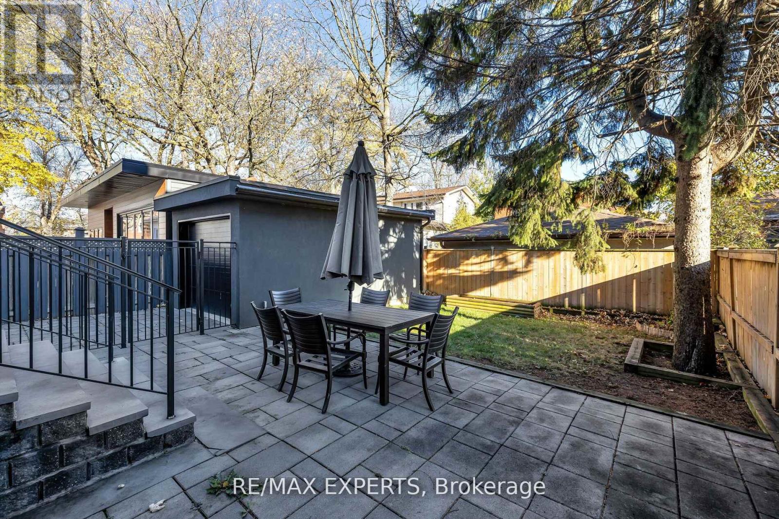 5 Dartmouth Crescent, Toronto, Ontario  M8V 1W9 - Photo 16 - W12728828