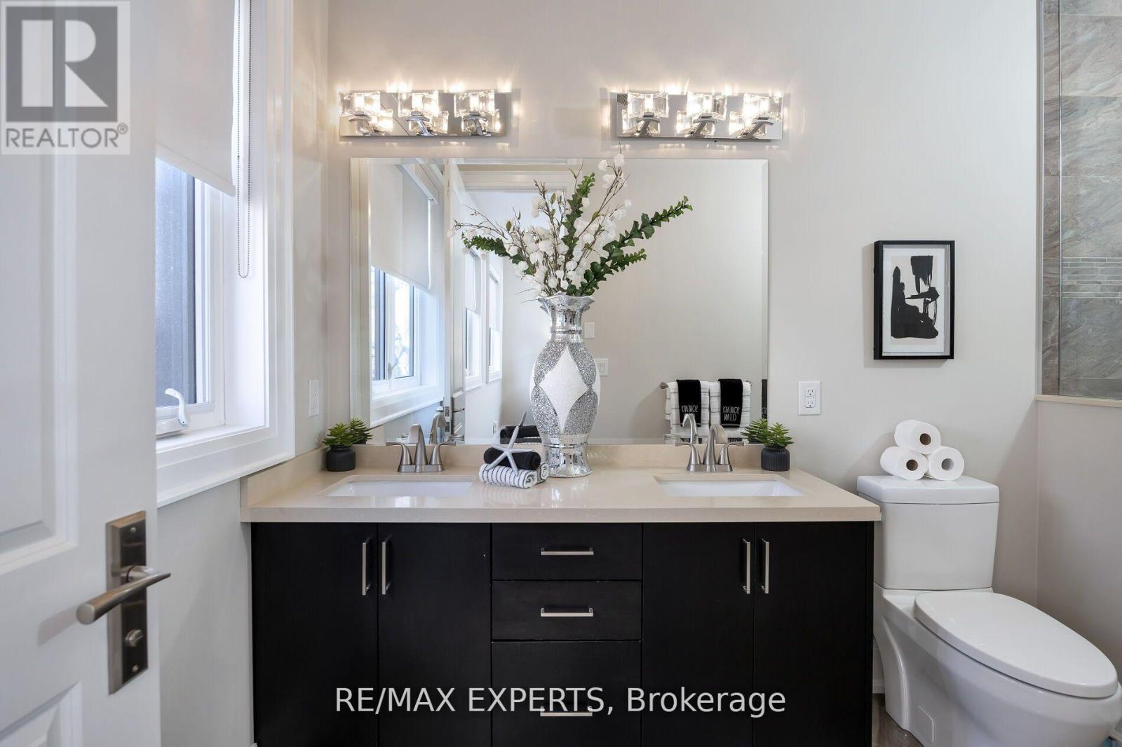 5 Dartmouth Crescent, Toronto, Ontario  M8V 1W9 - Photo 22 - W12728828