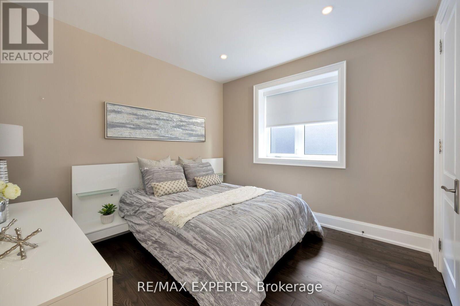 5 Dartmouth Crescent, Toronto, Ontario  M8V 1W9 - Photo 25 - W12728828