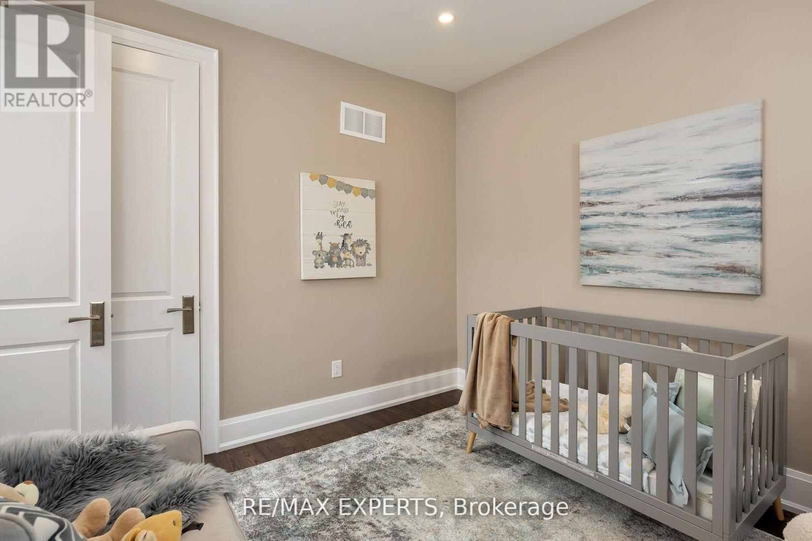 5 Dartmouth Crescent, Toronto, Ontario  M8V 1W9 - Photo 31 - W12728828