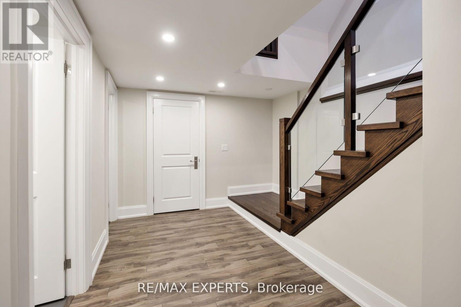 5 Dartmouth Crescent, Toronto, Ontario  M8V 1W9 - Photo 32 - W12728828