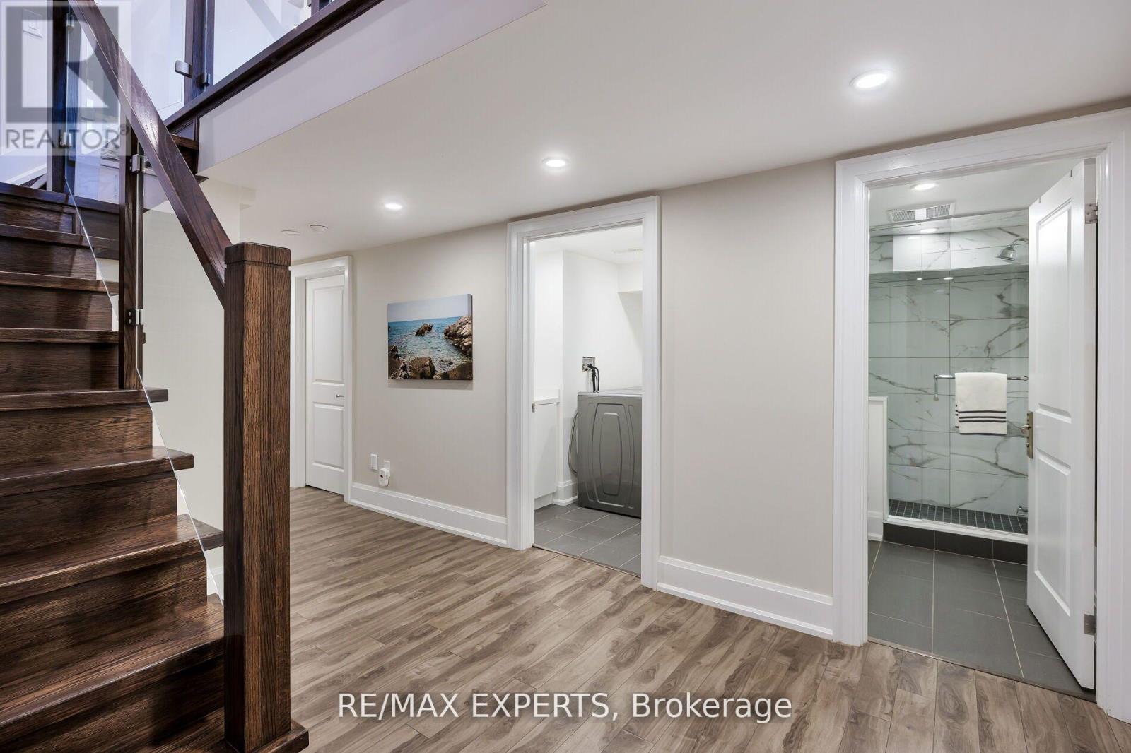 5 Dartmouth Crescent, Toronto, Ontario  M8V 1W9 - Photo 33 - W12728828