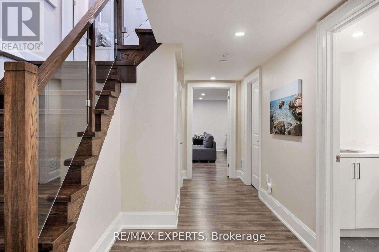 5 Dartmouth Crescent, Toronto, Ontario  M8V 1W9 - Photo 36 - W12728828