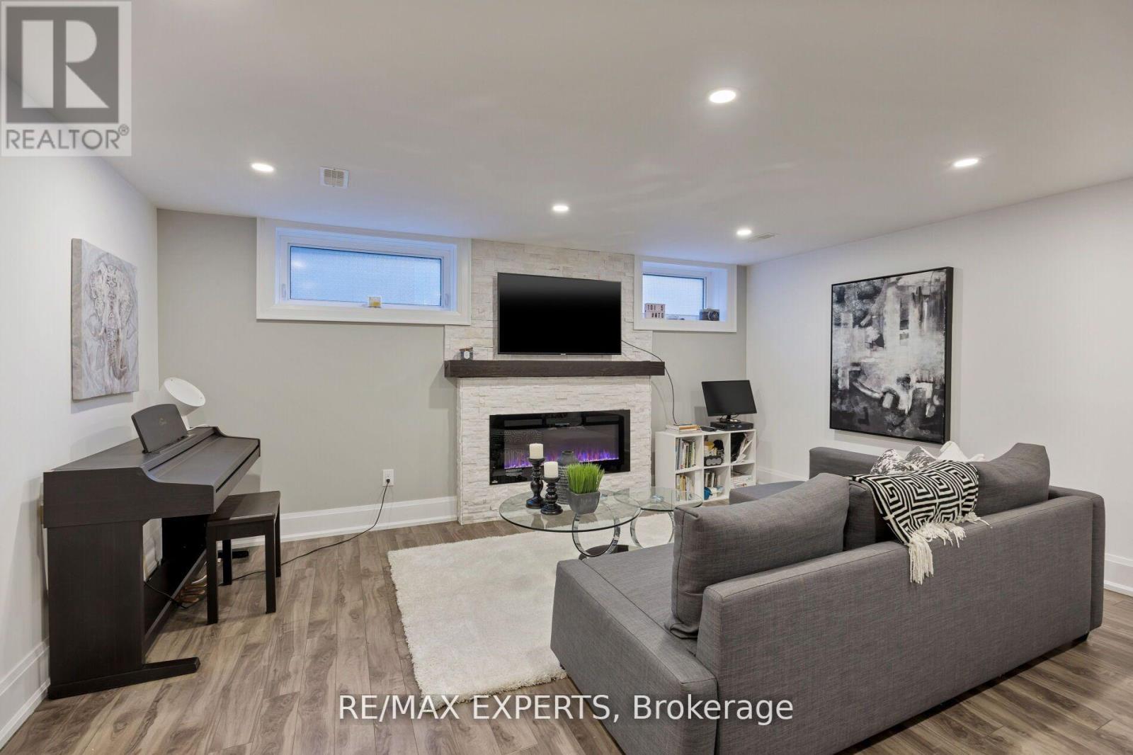 5 Dartmouth Crescent, Toronto, Ontario  M8V 1W9 - Photo 37 - W12728828