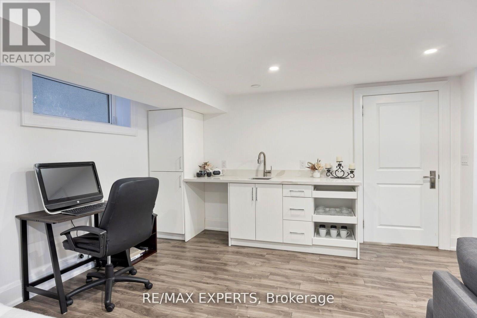 5 Dartmouth Crescent, Toronto, Ontario  M8V 1W9 - Photo 38 - W12728828