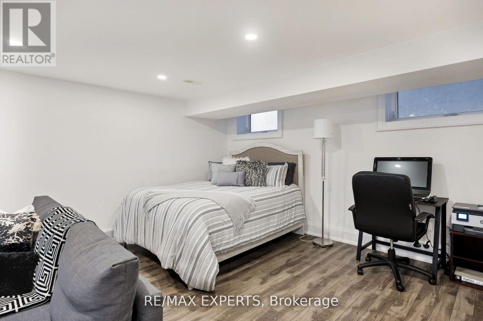 5 Dartmouth Crescent, Toronto, Ontario  M8V 1W9 - Photo 39 - W12728828