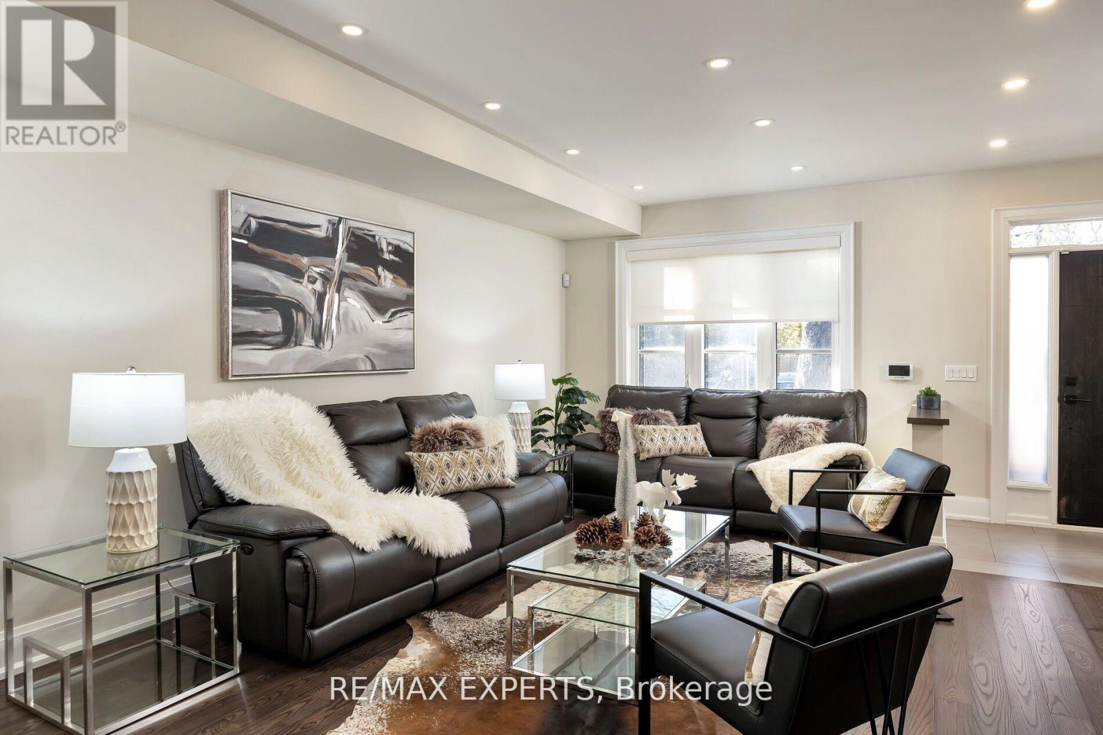 5 Dartmouth Crescent, Toronto, Ontario  M8V 1W9 - Photo 5 - W12728828