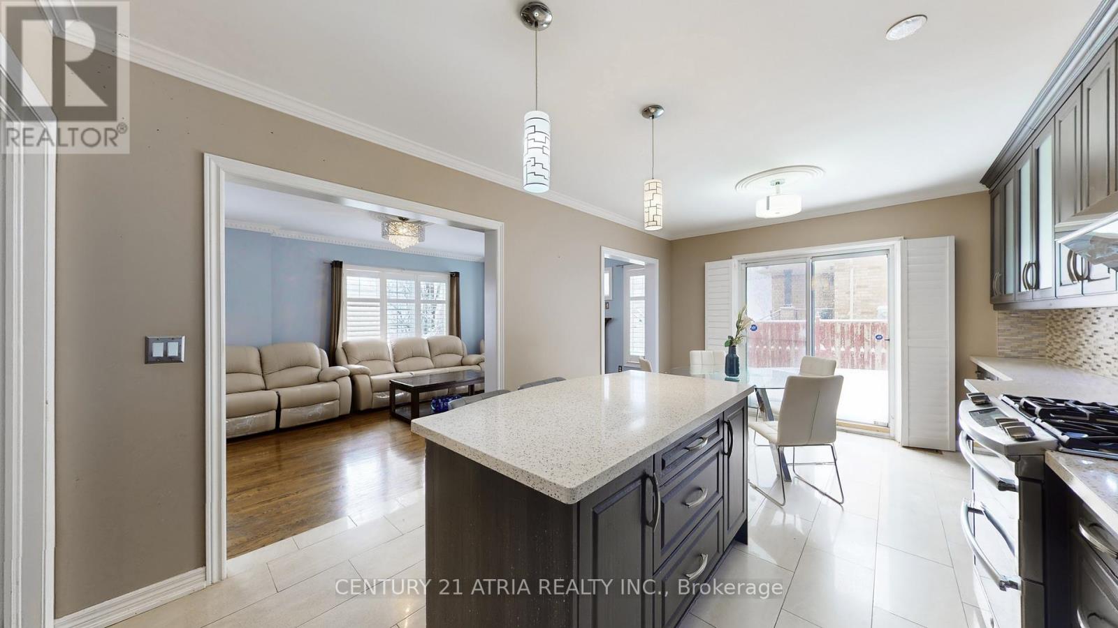 881 Knotty Pine Grove, Mississauga, Ontario  L5W 1K2 - Photo 13 - W12728838