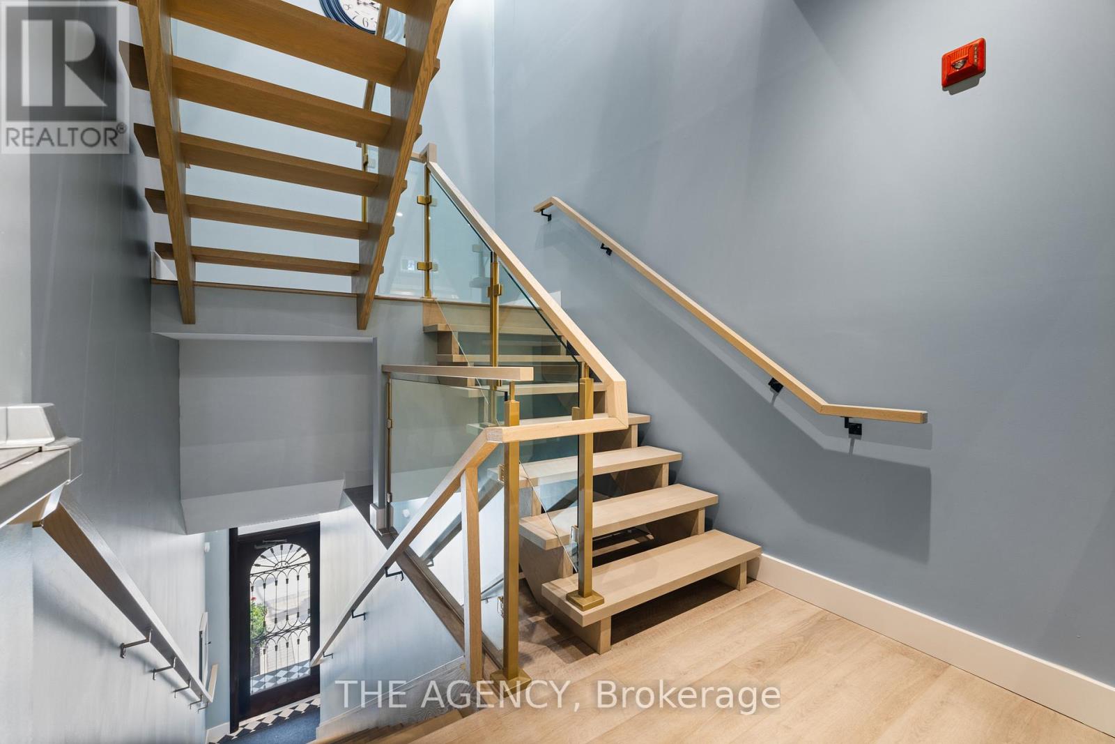 303 - 163 Main Street E, Milton, Ontario  L9T 1N7 - Photo 3 - W12728842