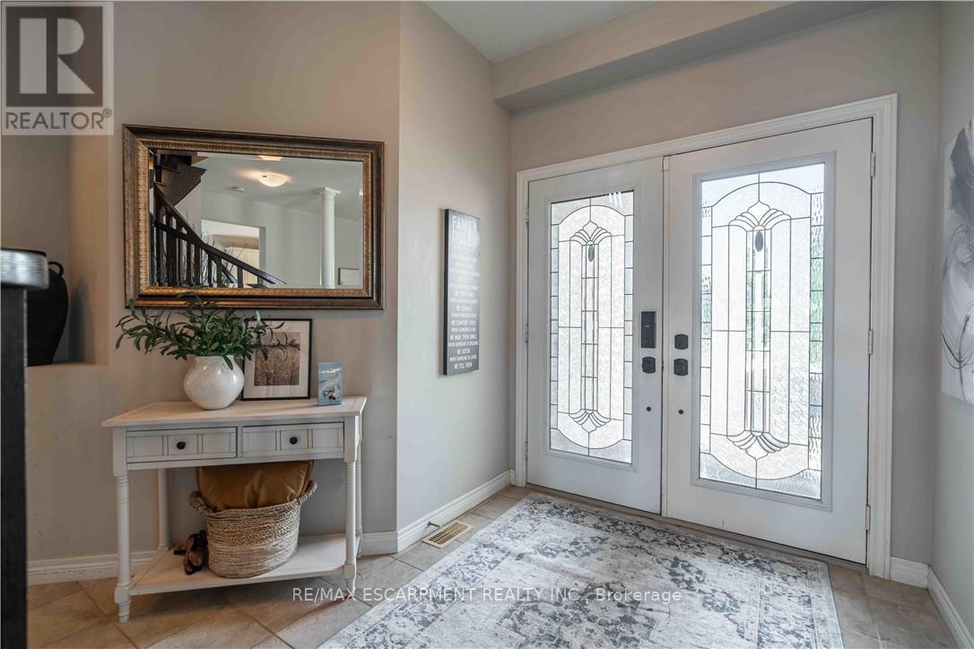 51 Showcase Drive, Hamilton, Ontario  L0R 1P0 - Photo 4 - X12728856