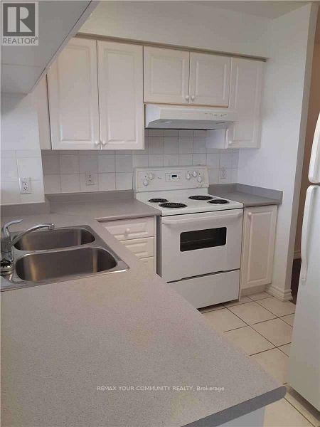 819 - 9015 Leslie Street, Richmond Hill, Ontario L4B 4J8 - Photo 4 - N12725174