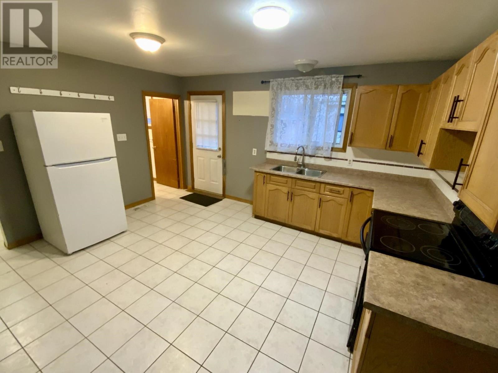 187 Carufel Ave, Sault Ste. Marie, Ontario P6C 4T5 - Photo 2 - SM253325