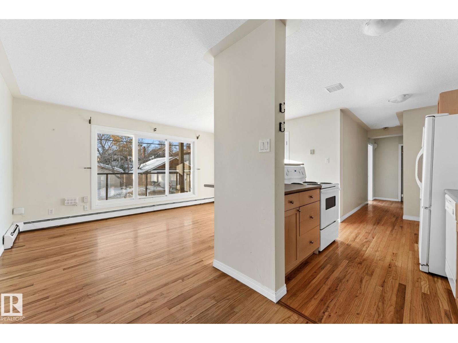 #13 11008 124 St Nw, Edmonton, Alberta  T5M 0J4 - Photo 4 - E4470609