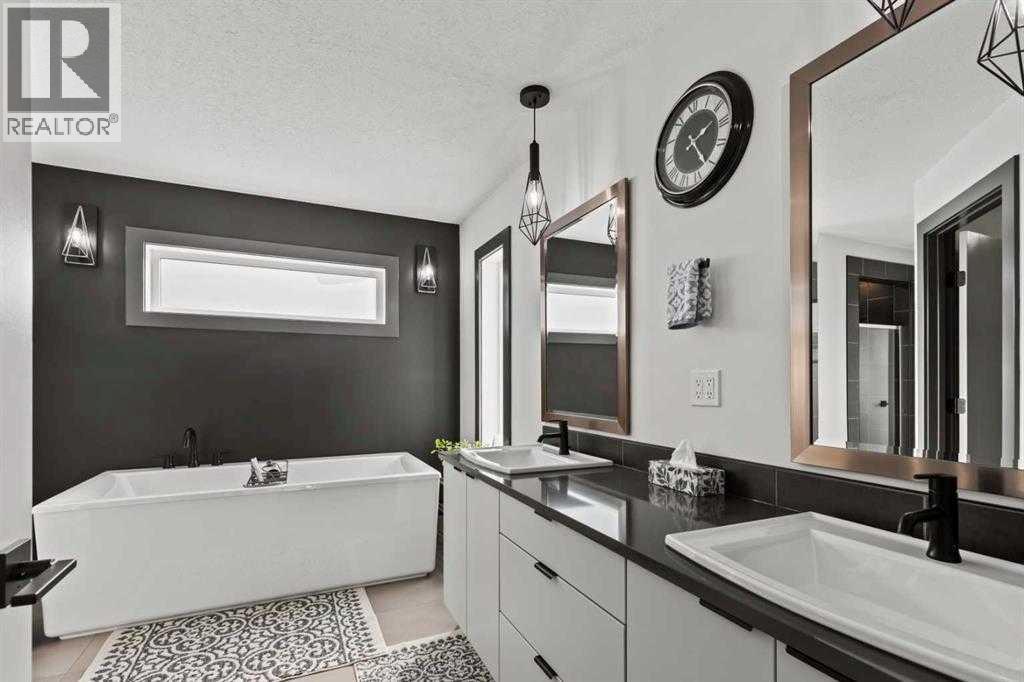 12806 Royal Boulevard, Grande Prairie, Alberta  T8V 6J6 - Photo 9 - A2271592