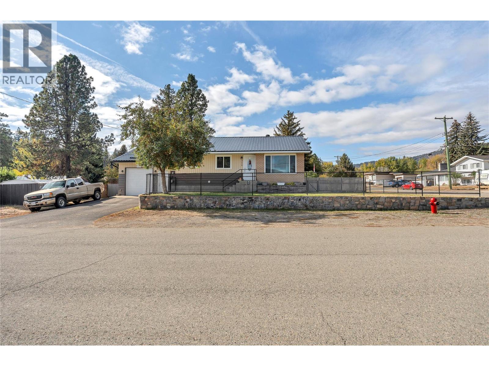 350 PINE Street, Princeton, British Columbia