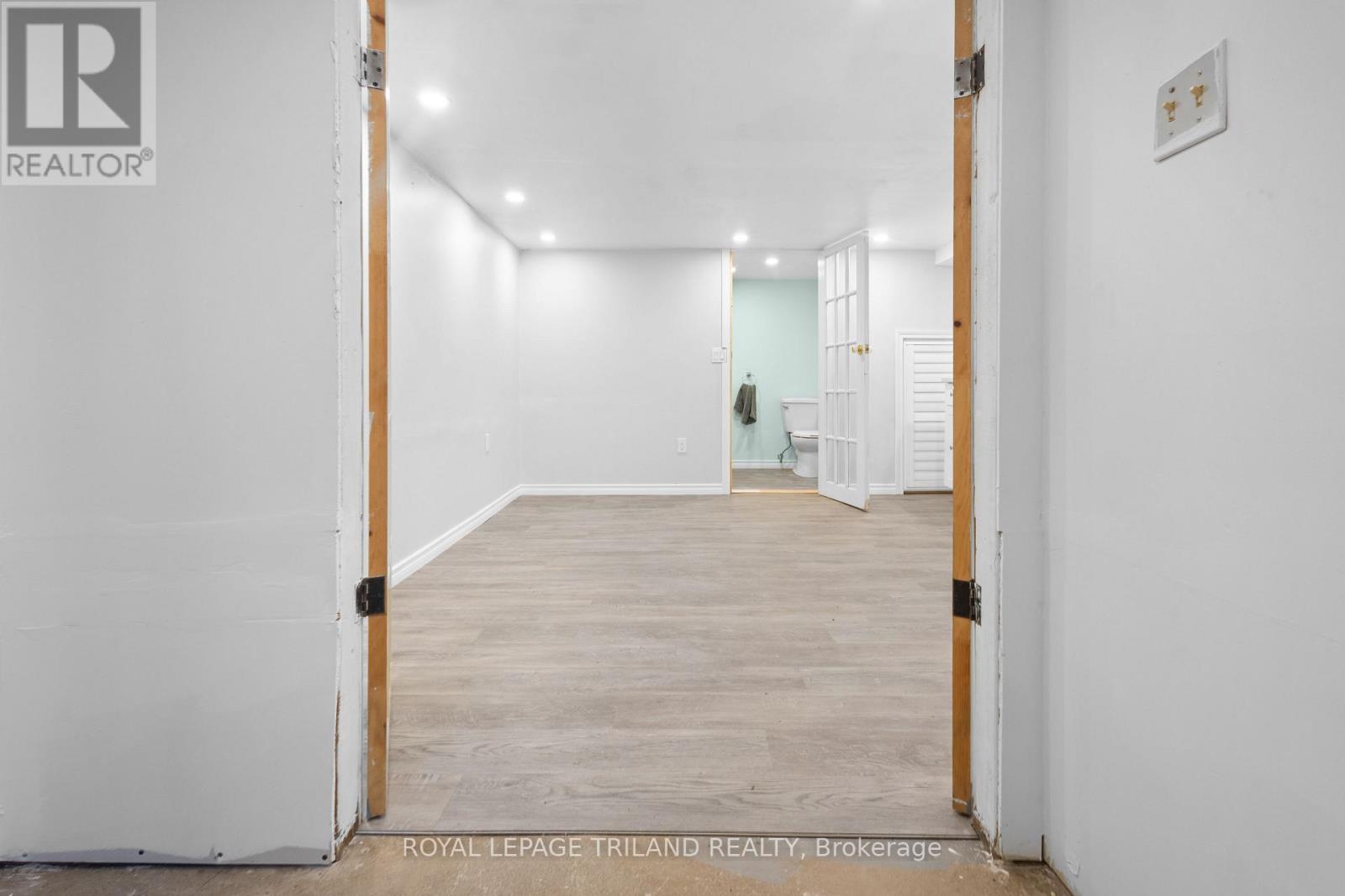 1248 Southdale Road E, London South, Ontario  N6E 1B4 - Photo 29 - X12728934