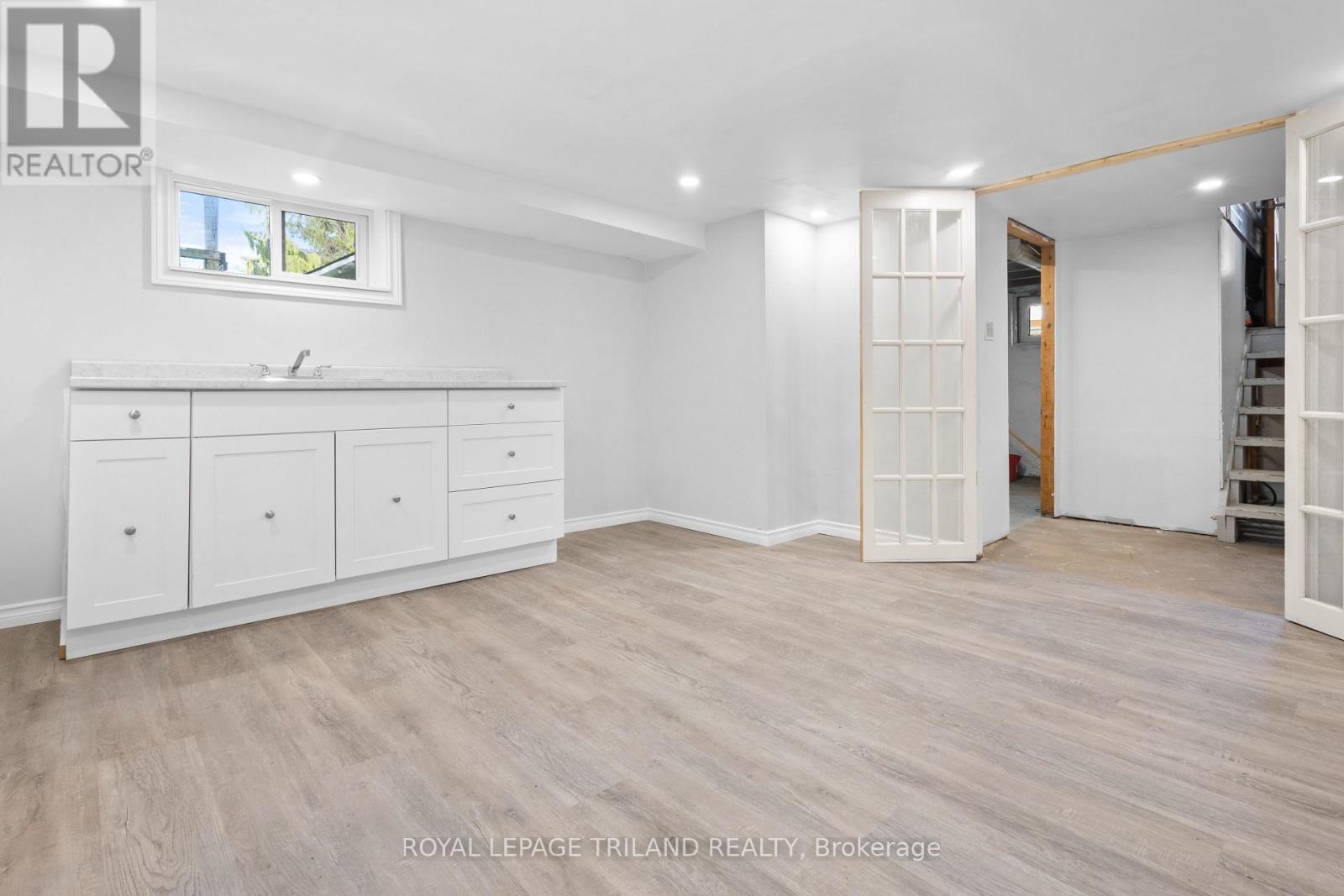 1248 Southdale Road E, London South, Ontario  N6E 1B4 - Photo 32 - X12728934