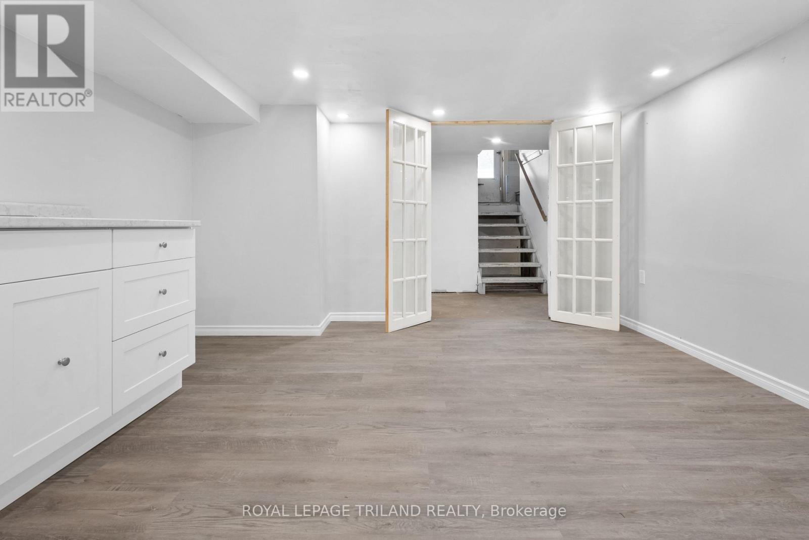 1248 Southdale Road E, London South, Ontario  N6E 1B4 - Photo 35 - X12728934