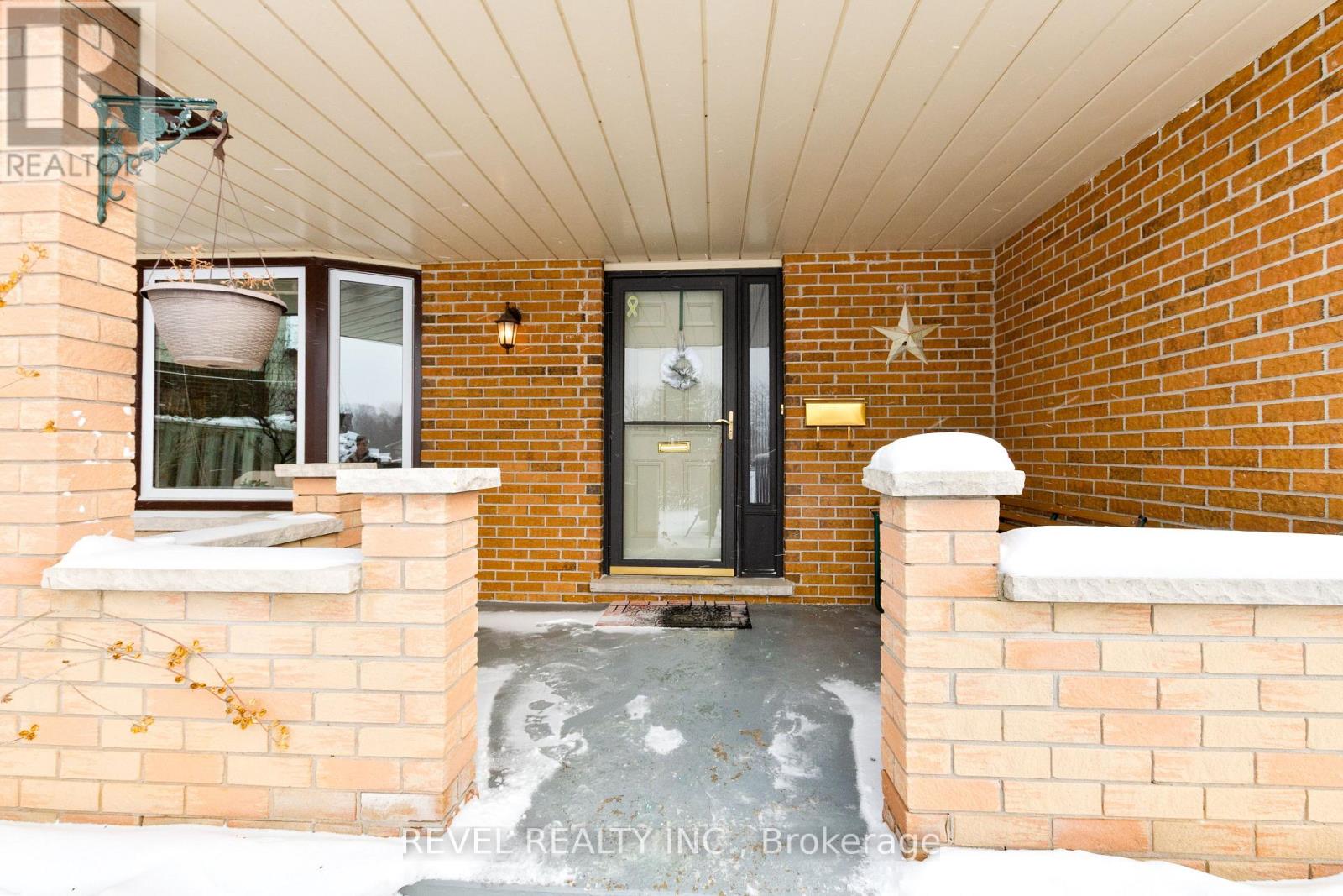 247 Regal Drive, London East, Ontario  N5Y 4Z7 - Photo 4 - X12729092