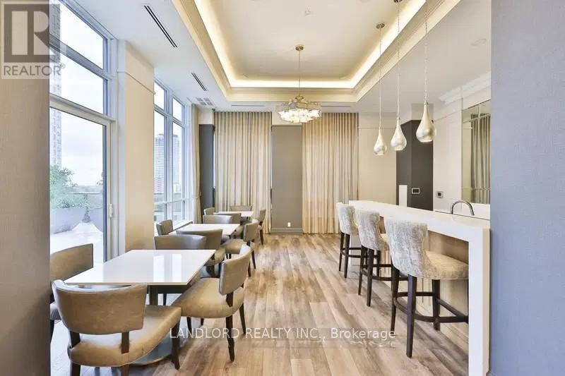 502 - 36 Elm Drive W, Mississauga, Ontario  L5B 0N3 - Photo 14 - W12610626