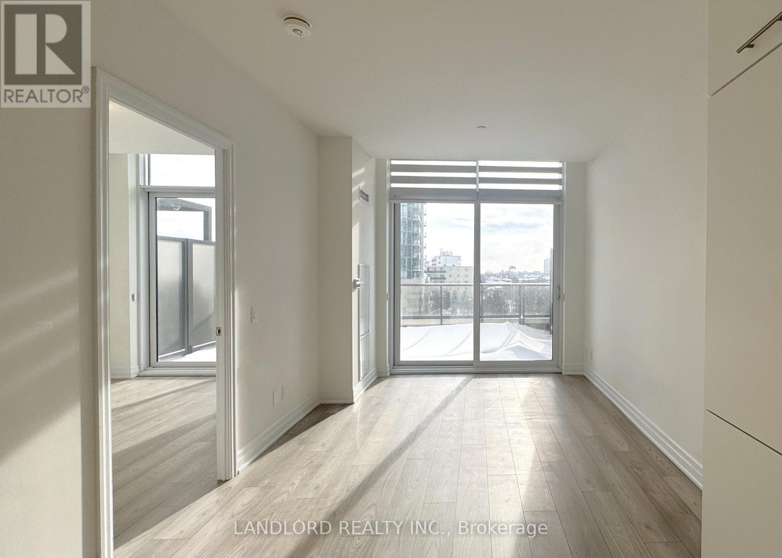 502 - 36 Elm Drive W, Mississauga, Ontario  L5B 0N3 - Photo 5 - W12610626