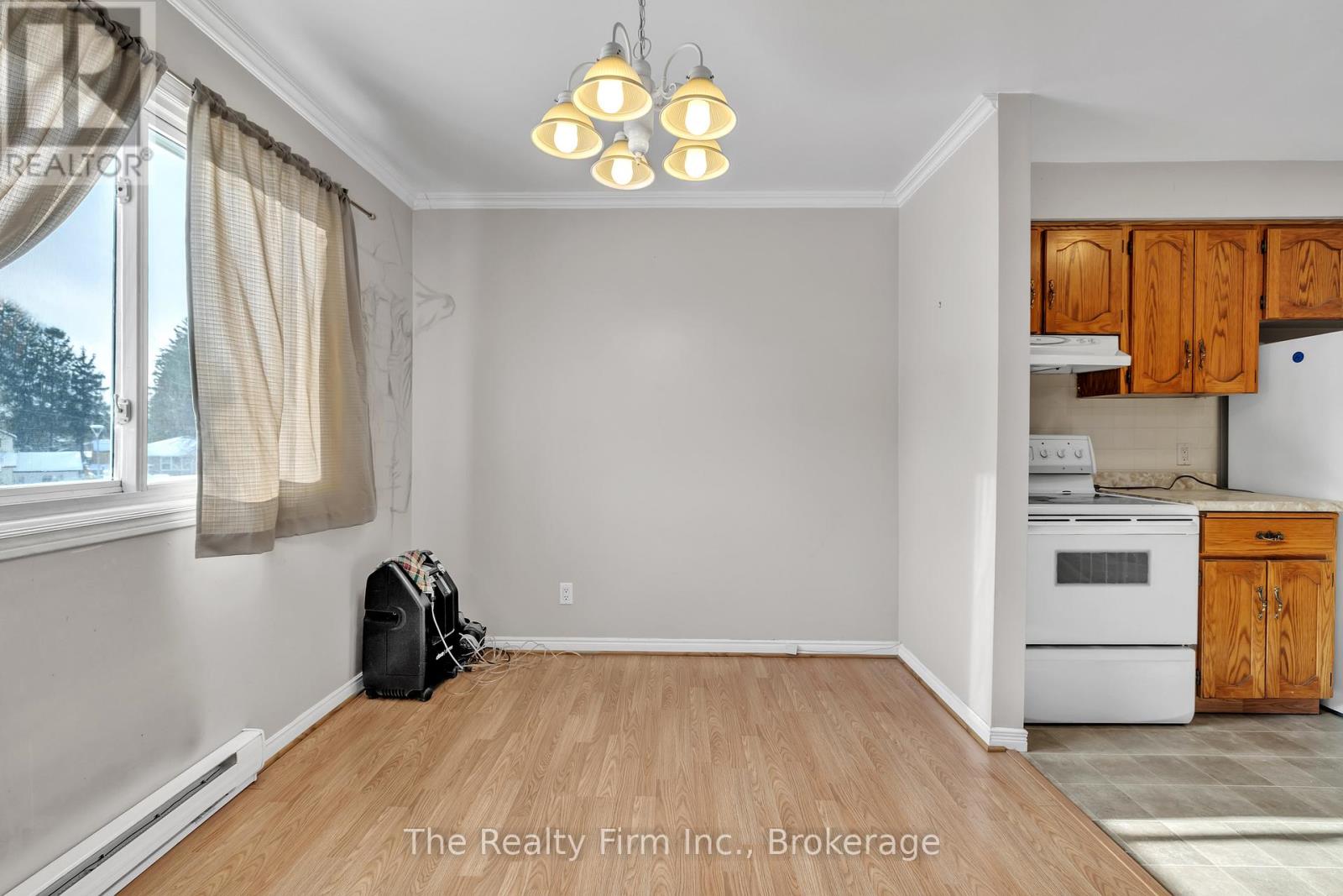 40 Marlboro Court, Woodstock, Ontario  N4S 8P4 - Photo 4 - X12729080