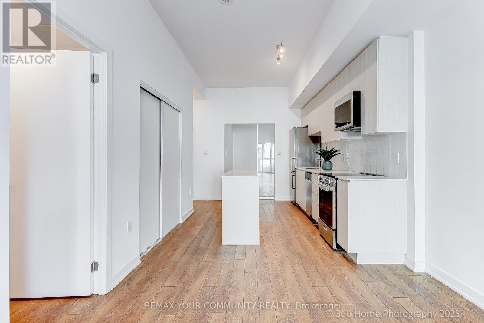 112 - 2433 Dufferin Street, Toronto, Ontario  M6E 3T3 - Photo 17 - W12718992