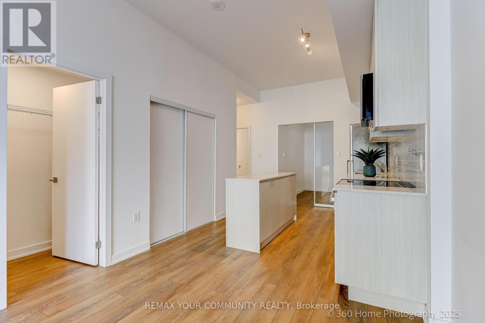 112 - 2433 Dufferin Street, Toronto, Ontario  M6E 3T3 - Photo 16 - W12718992