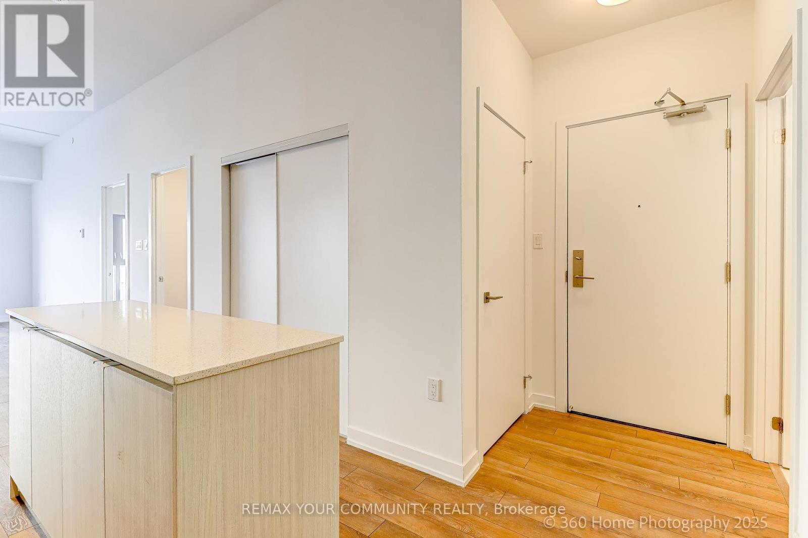 112 - 2433 Dufferin Street, Toronto, Ontario  M6E 3T3 - Photo 10 - W12718992