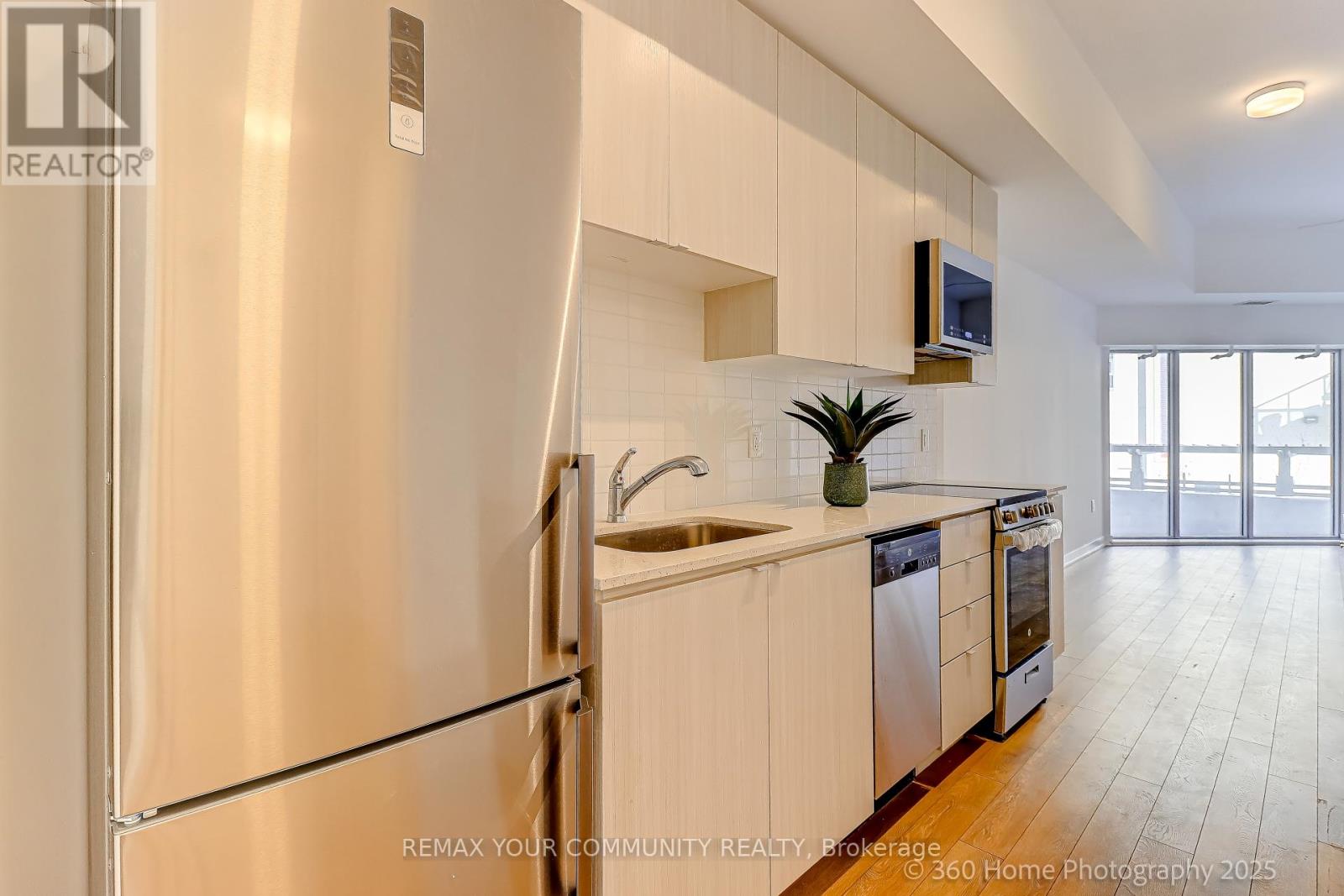 112 - 2433 Dufferin Street, Toronto, Ontario  M6E 3T3 - Photo 8 - W12718992