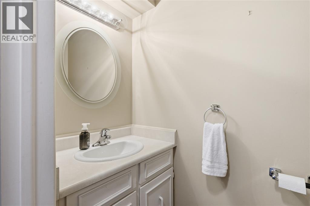 1023 Salisbury Street Unit# 8, Sarnia, Ontario  N7S 4N8 - Photo 5 - 26001902