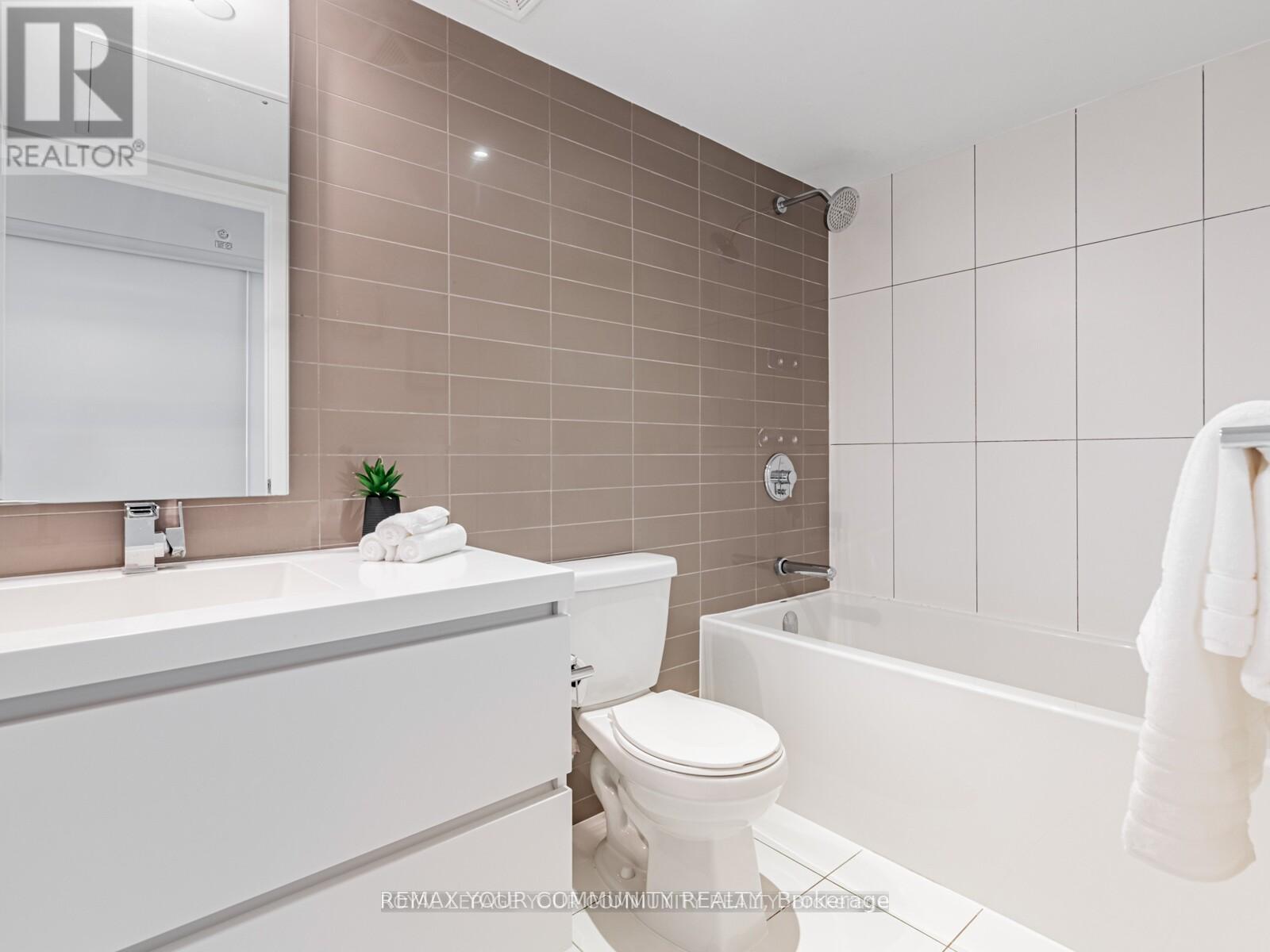 3002 - 85 Queens Wharf Road, Toronto, Ontario  M5V 0J9 - Photo 18 - C12728898