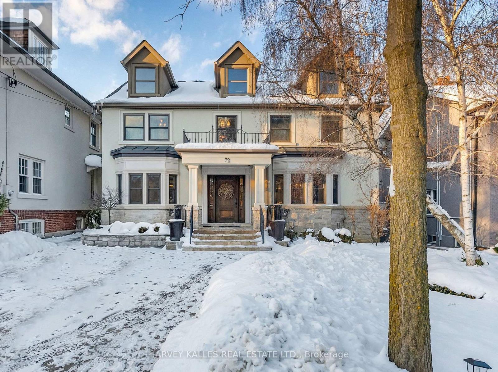72 TEDDINGTON PARK AVENUE, Toronto, Ontario