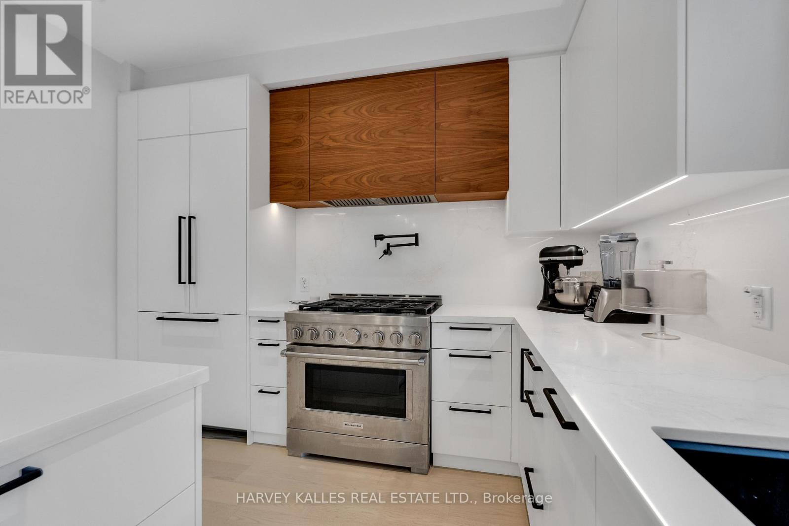 32 Almont Road, Toronto, Ontario  M3H 3E3 - Photo 19 - C12729084