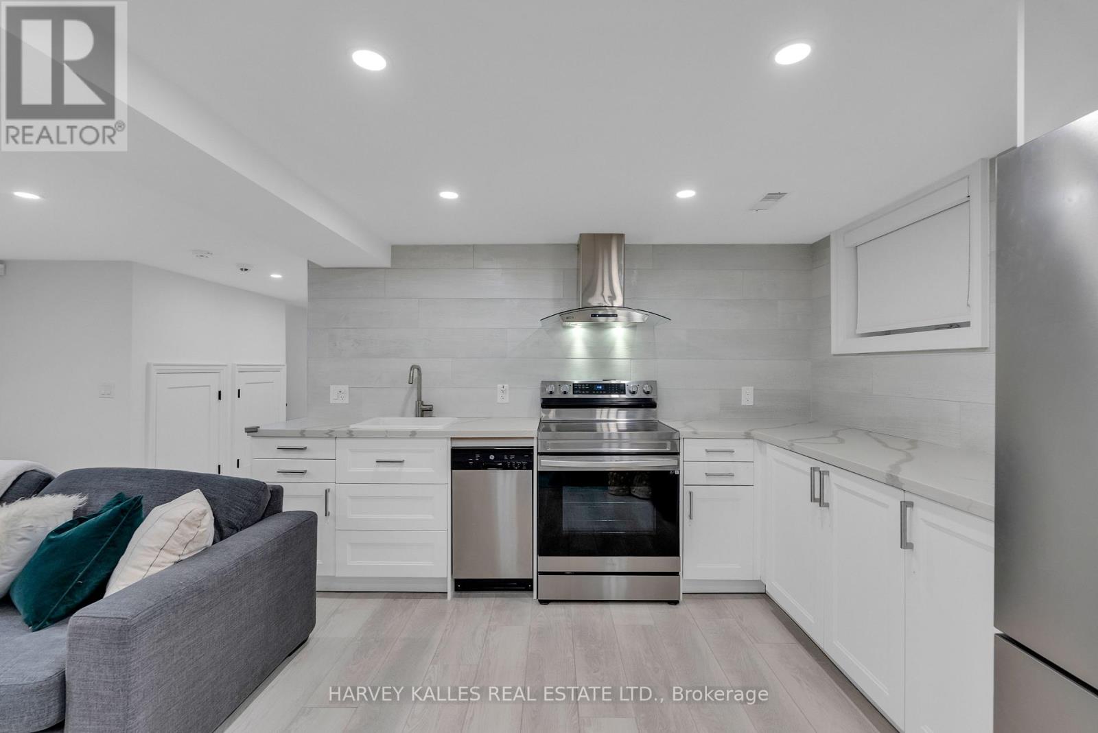 32 Almont Road, Toronto, Ontario  M3H 3E3 - Photo 42 - C12729084